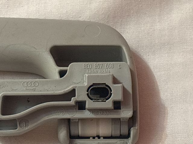 bontott AUDI A4 B7 Jobb hátsó Kapaszkodó (Felső)