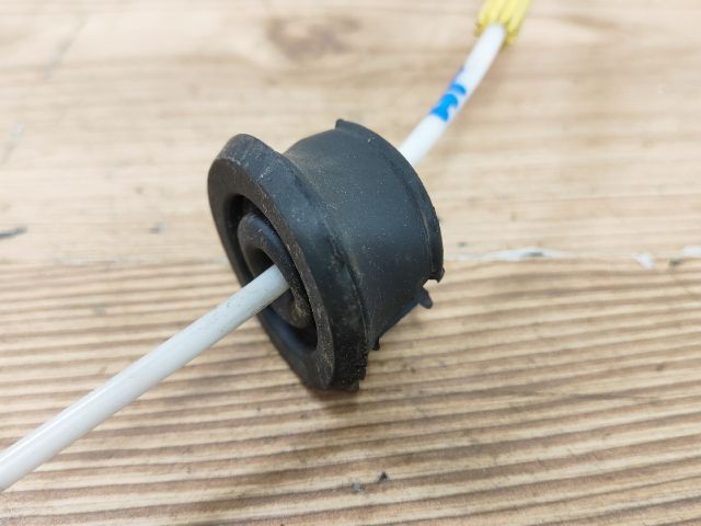 bontott AUDI A4 B7 Jobb hátsó Kilincs Bowden