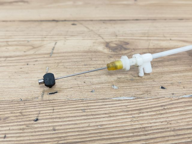 bontott AUDI A4 B7 Jobb hátsó Kilincs Bowden