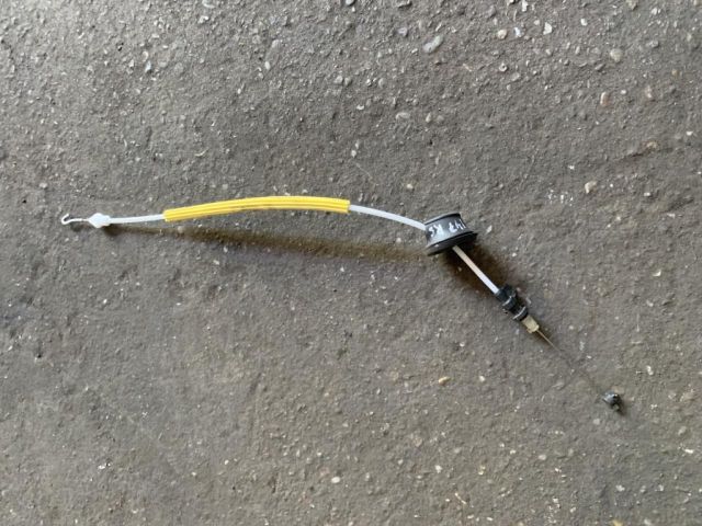 bontott AUDI A4 B7 Jobb hátsó Kilincs Bowden