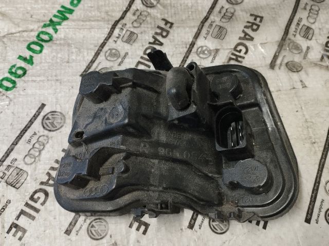 bontott AUDI A4 B7 Jobb Hátsó Lámpa Foglalat