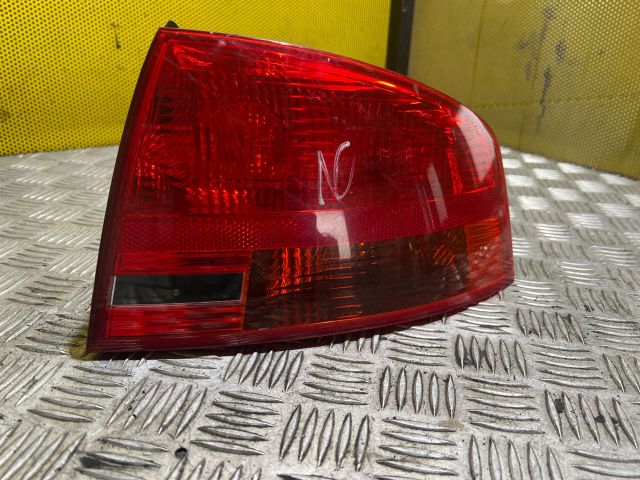 bontott AUDI A4 B7 Jobb Hátsó Lámpa
