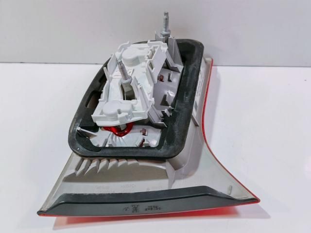 bontott AUDI A4 B7 Jobb Hátsó Lámpa