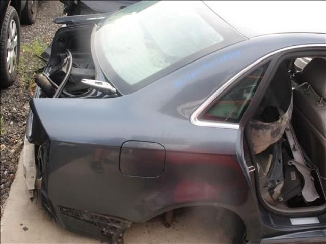 bontott AUDI A4 B7 Jobb hátsó Sárvédő