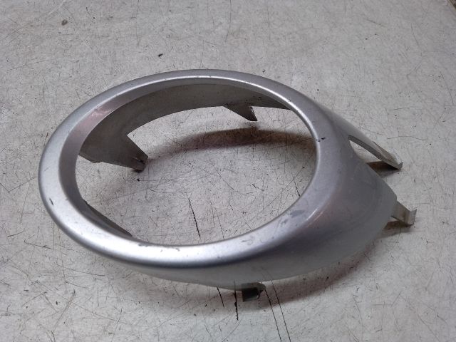 bontott AUDI A4 B7 Jobb Ködfényszóró Lámpakeret