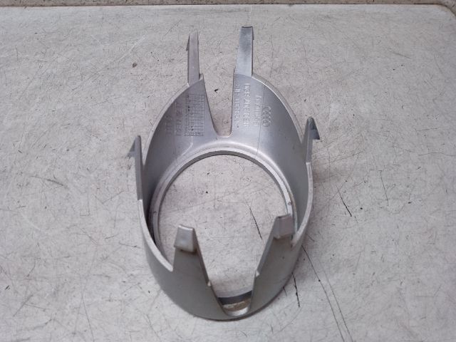 bontott AUDI A4 B7 Jobb Ködfényszóró Lámpakeret