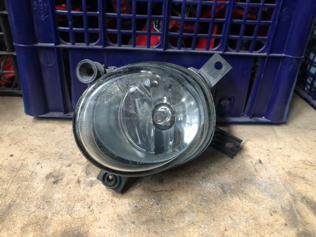 bontott AUDI A4 B7 Jobb Ködfényszóró