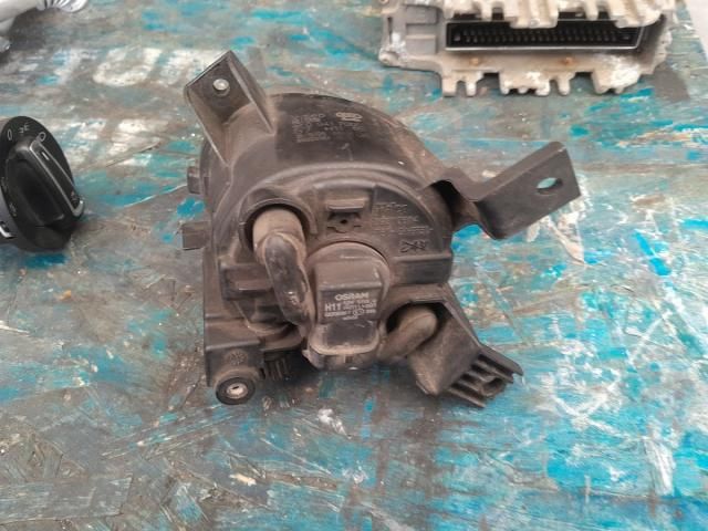 bontott AUDI A4 B7 Jobb Ködfényszóró