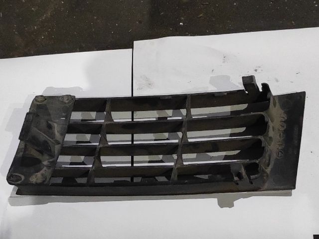 bontott AUDI A4 B7 Jobb Ködlámpa Rács