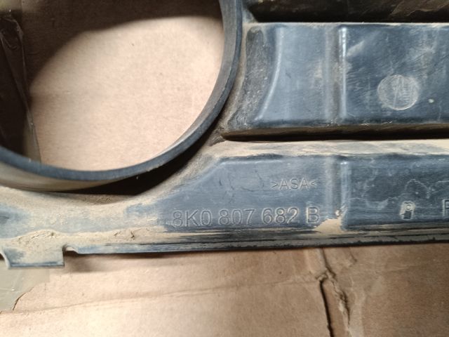 bontott AUDI A4 B7 Jobb Ködlámpa Rács