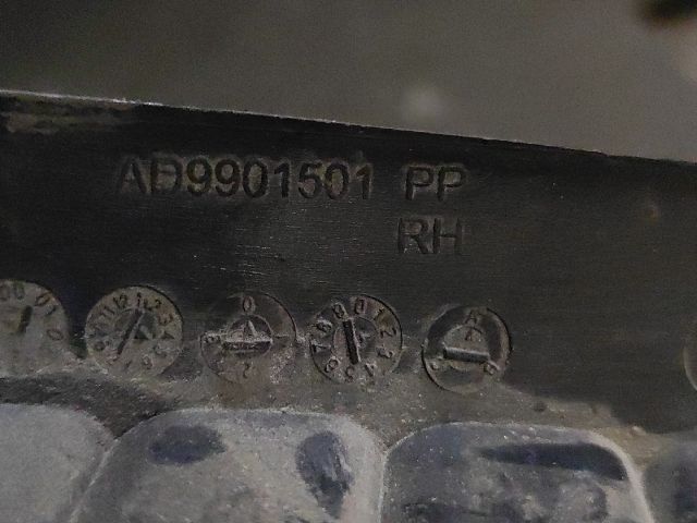 bontott AUDI A4 B7 Jobb Ködlámpa Rács