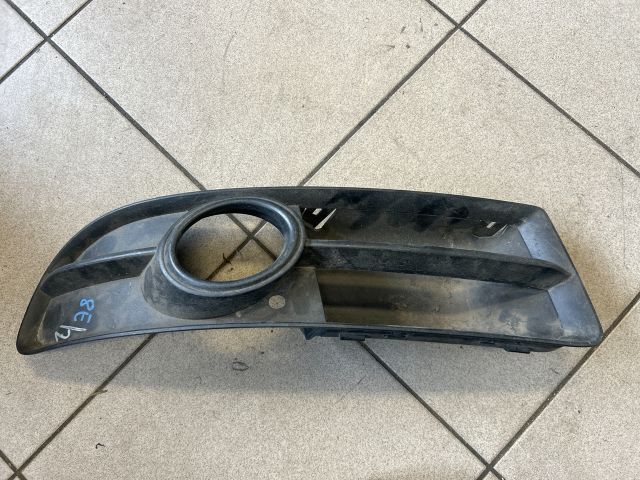 bontott AUDI A4 B7 Jobb Ködlámpa Rács