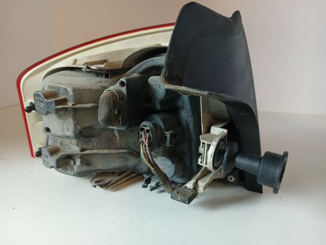 bontott AUDI A4 B7 Jobb Külső Hátsó Lámpa