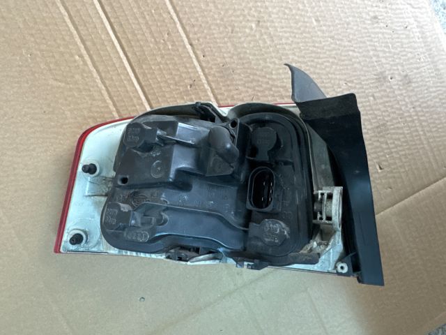 bontott AUDI A4 B7 Jobb Külső Hátsó Lámpa