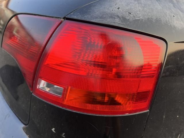bontott AUDI A4 B7 Jobb Külső Hátsó Lámpa