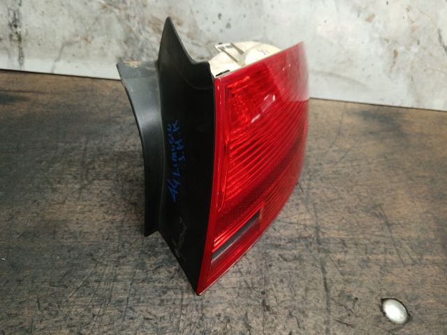 bontott AUDI A4 B7 Jobb Külső Hátsó Lámpa