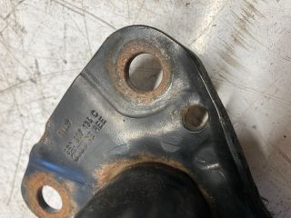 bontott AUDI A4 B7 Jobb Lökhárító Tartó Nyúlványvég