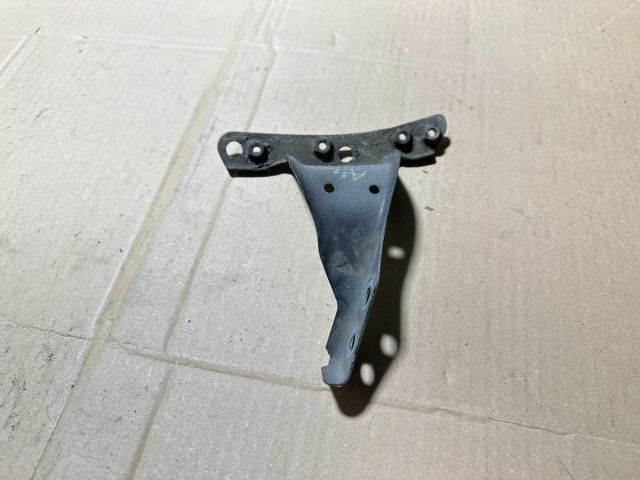 bontott AUDI A4 B7 Jobb Sárvédő Oldaltartó