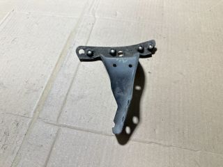 bontott AUDI A4 B7 Jobb Sárvédő Oldaltartó