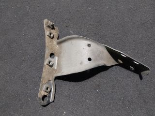 bontott AUDI A4 B7 Jobb Sárvédő Oldaltartó