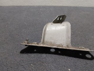 bontott AUDI A4 B7 Jobb Sárvédő Oldaltartó