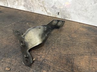 bontott AUDI A4 B7 Jobb Sárvédő Oldaltartó