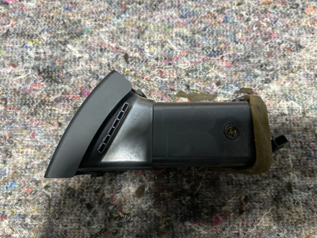 bontott AUDI A4 B7 Jobb Szellőző