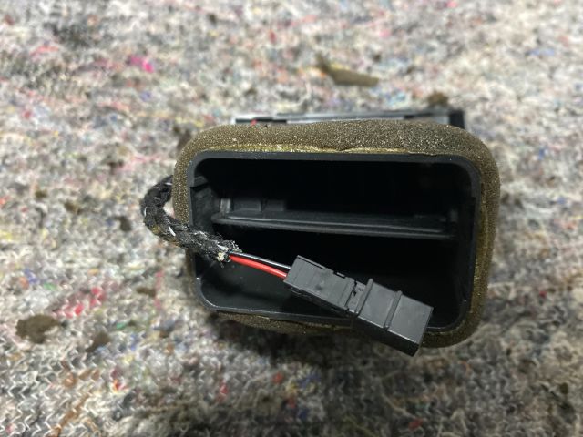 bontott AUDI A4 B7 Jobb Szellőző