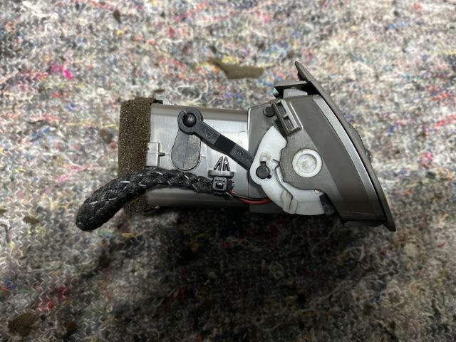 bontott AUDI A4 B7 Jobb Szellőző