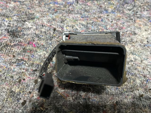 bontott AUDI A4 B7 Jobb Szellőző