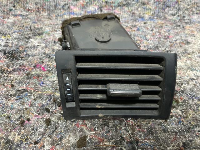 bontott AUDI A4 B7 Jobb Szellőző