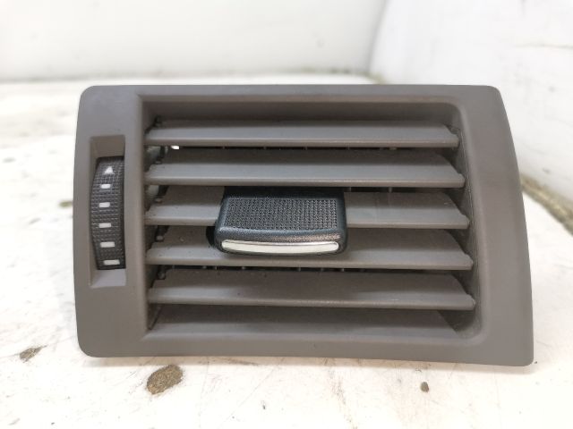 bontott AUDI A4 B7 Jobb Szellőző