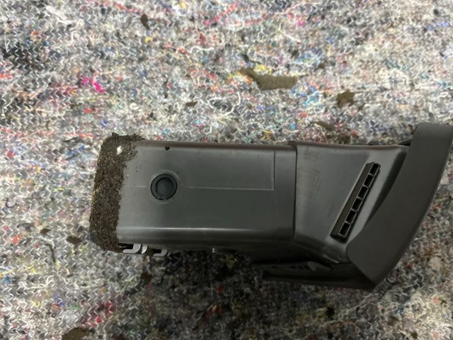 bontott AUDI A4 B7 Jobb Szellőző