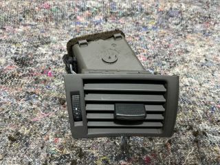 bontott AUDI A4 B7 Jobb Szellőző