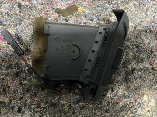 bontott AUDI A4 B7 Jobb Szellőző