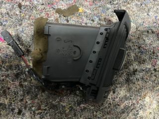 bontott AUDI A4 B7 Jobb Szellőző