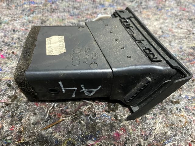 bontott AUDI A4 B7 Jobb Szellőző