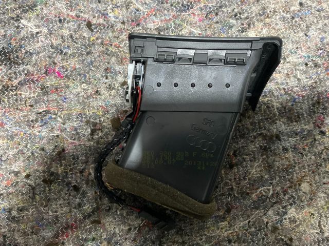 bontott AUDI A4 B7 Jobb Szellőző