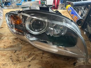 bontott AUDI A4 B7 Jobb Xenon Fényszóró