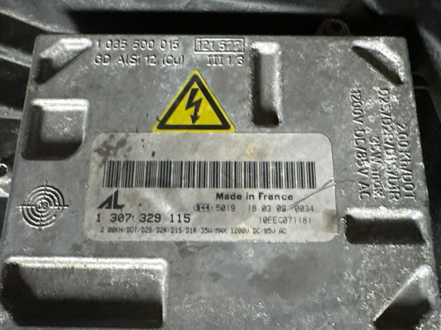 bontott AUDI A4 B7 Jobb Xenon Fényszóró