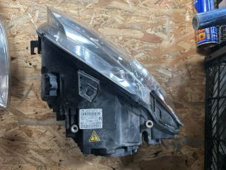 bontott AUDI A4 B7 Jobb Xenon Fényszóró
