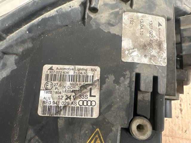 bontott AUDI A4 B7 Jobb Xenon Fényszóró