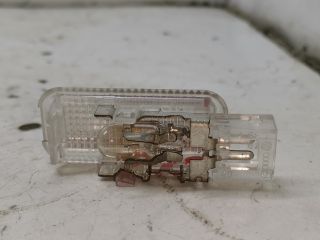 bontott AUDI A4 B7 Kesztyűtartó Világítás