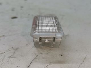 bontott AUDI A4 B7 Kesztyűtartó Világítás