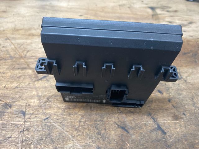 bontott AUDI A4 B7 Komfort Elektronika