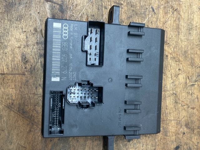 bontott AUDI A4 B7 Komfort Elektronika