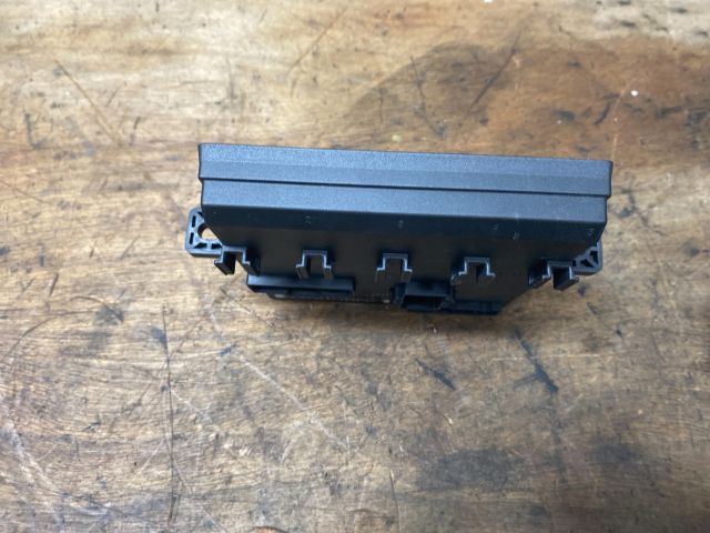 bontott AUDI A4 B7 Komfort Elektronika