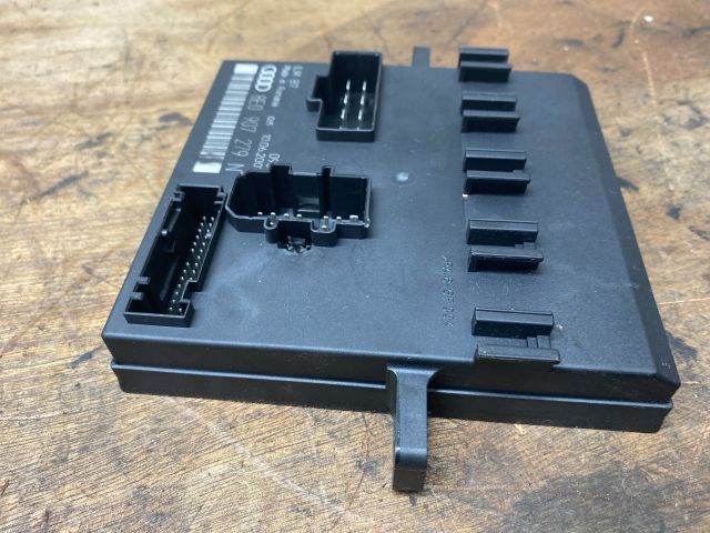 bontott AUDI A4 B7 Komfort Elektronika