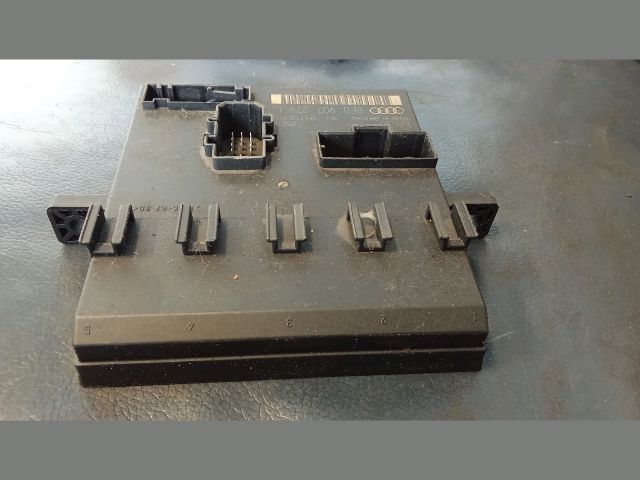 bontott AUDI A4 B7 Komfort Elektronika