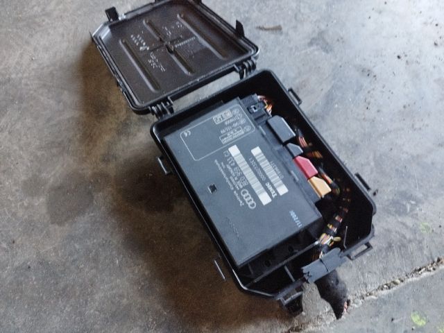 bontott AUDI A4 B7 Komfort Elektronika
